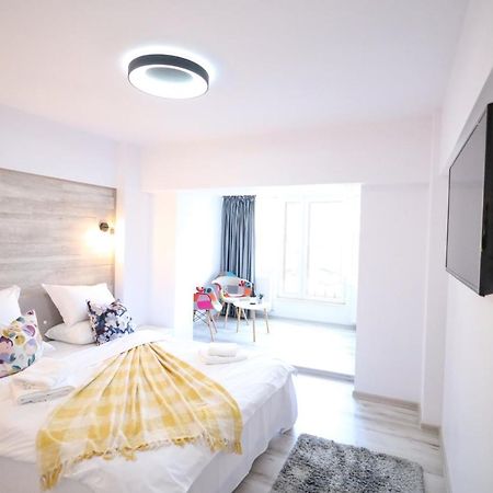 Apartament Patrick Gura Humorului Luaran gambar