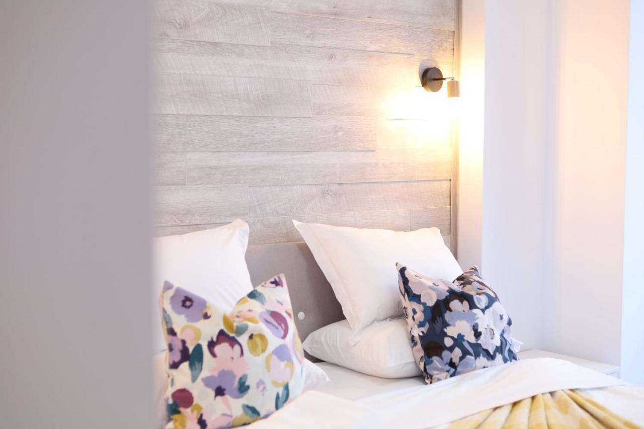Apartament Patrick Gura Humorului Luaran gambar