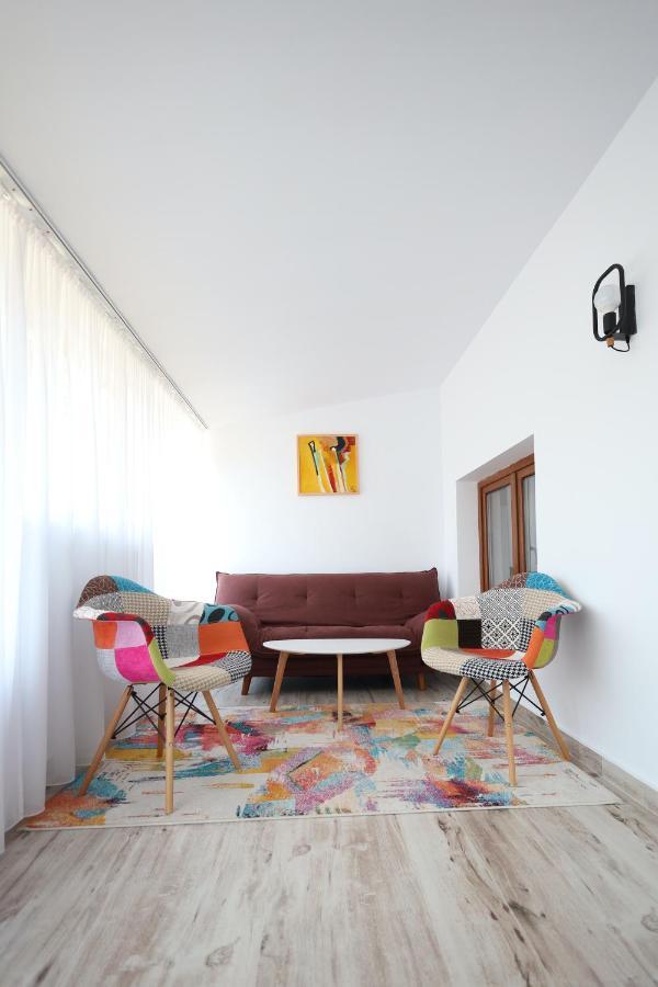 Apartament Patrick Gura Humorului Luaran gambar