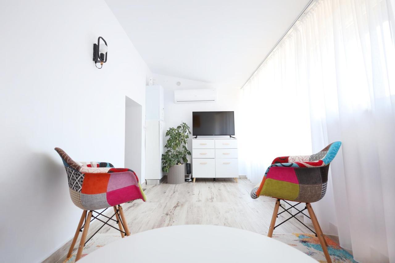 Apartament Patrick Gura Humorului Luaran gambar