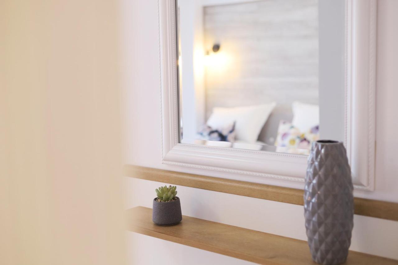 Apartament Patrick Gura Humorului Luaran gambar
