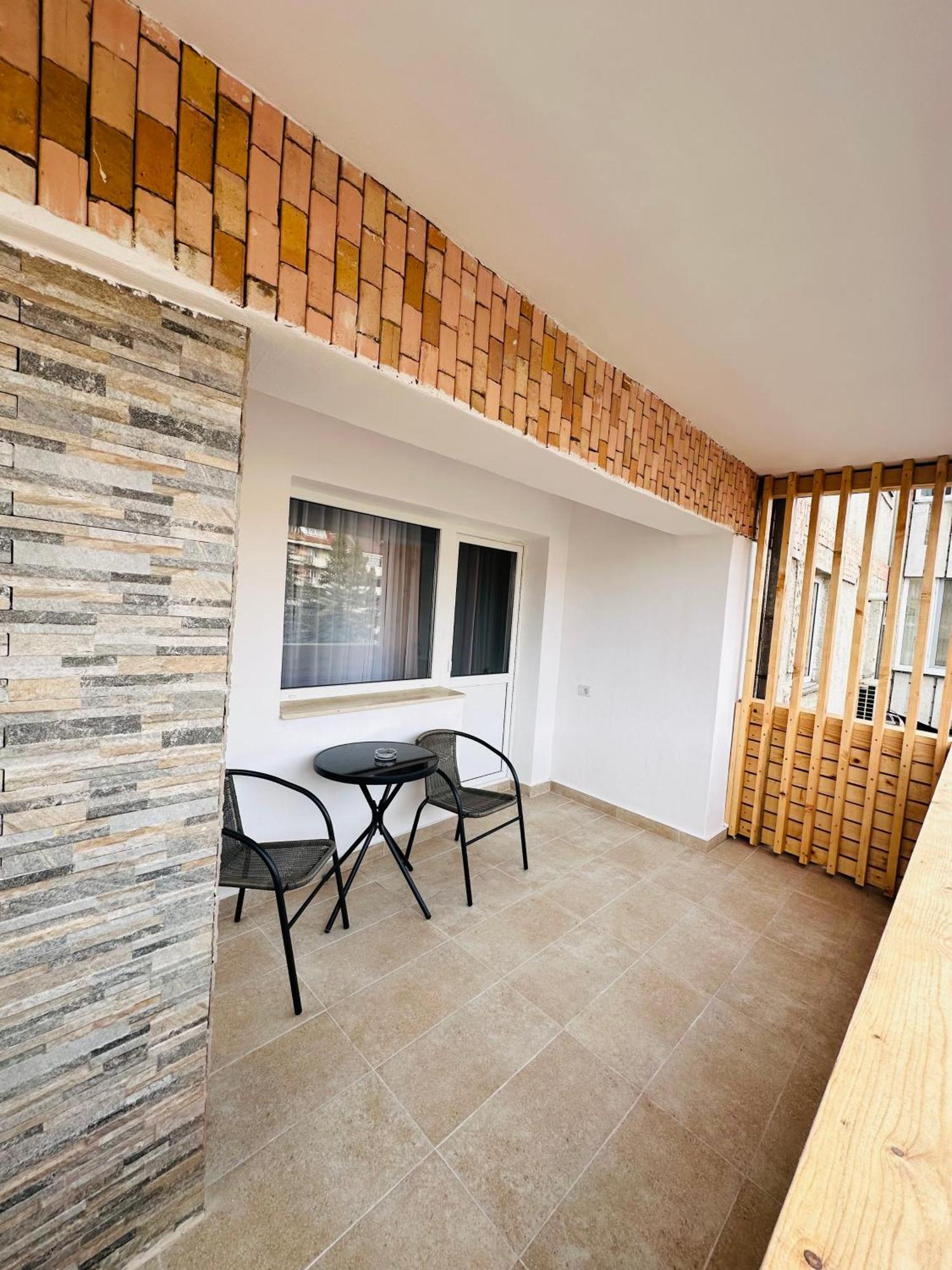 Apartament Patrick Gura Humorului Luaran gambar