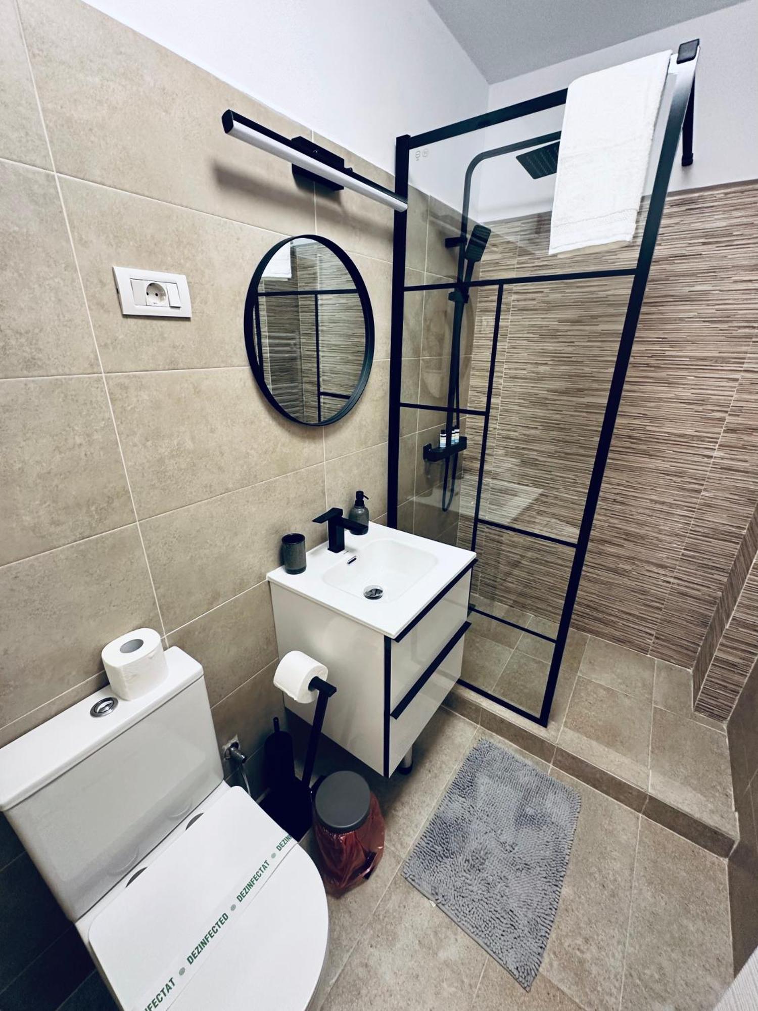 Apartament Patrick Gura Humorului Luaran gambar