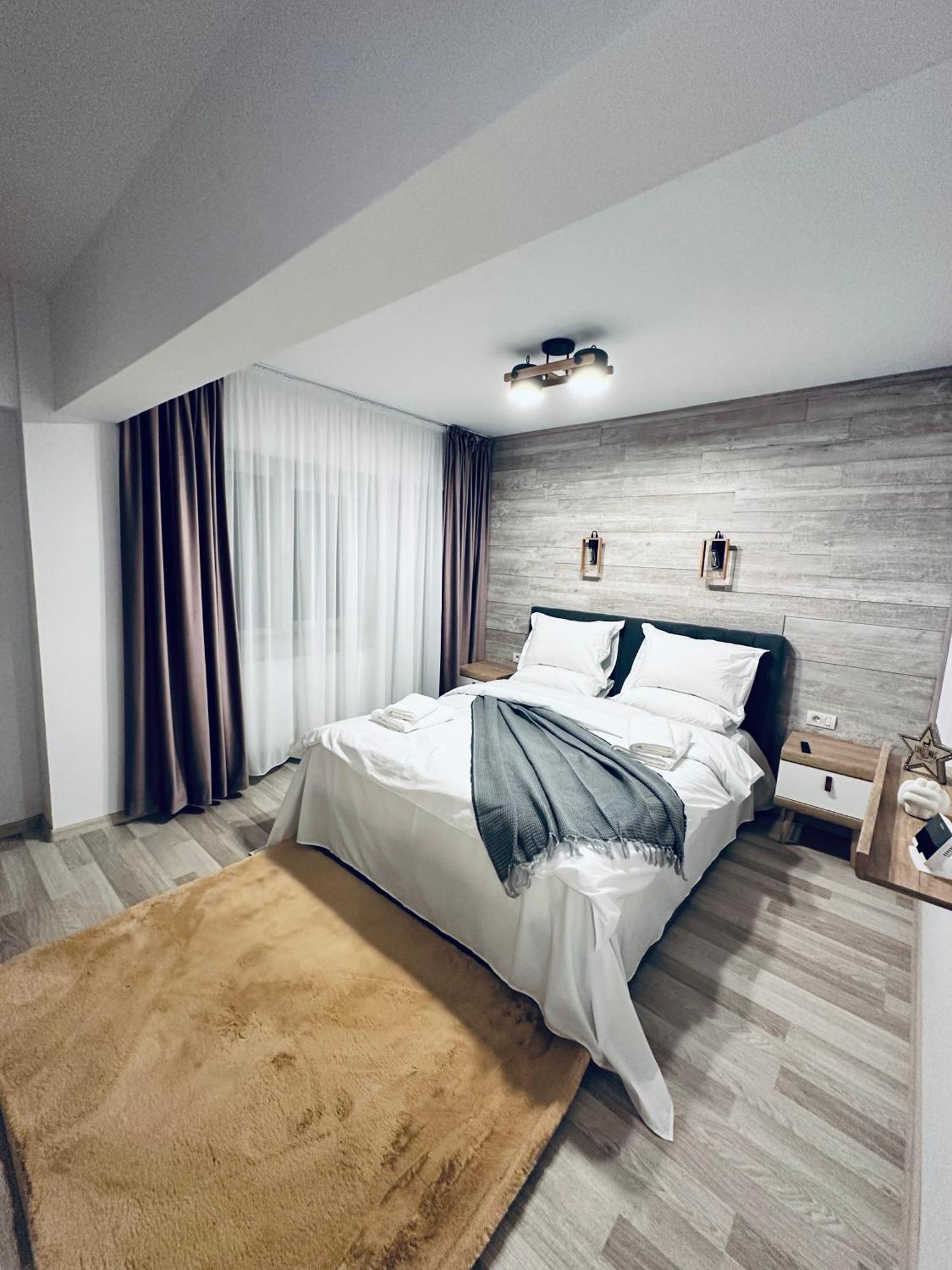 Apartament Patrick Gura Humorului Luaran gambar